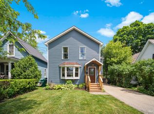 521 Charles St, Sycamore, IL 60178