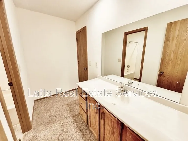 2104 SW 8th St #B — Photo 9