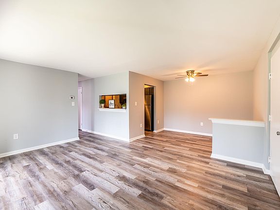 4th image of 13940 Longwood Manor Ct #5-4012