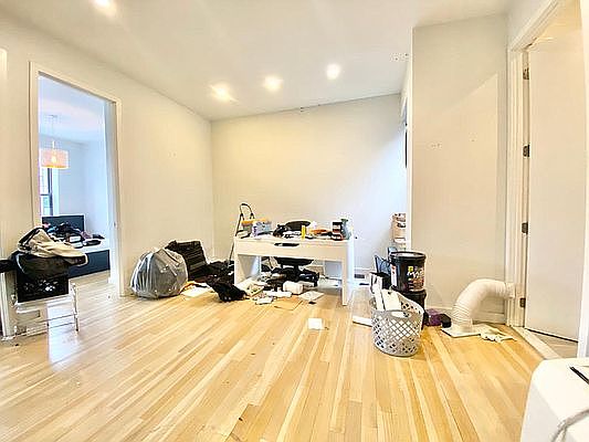 5th image of 1481 Nostrand Ave #2R