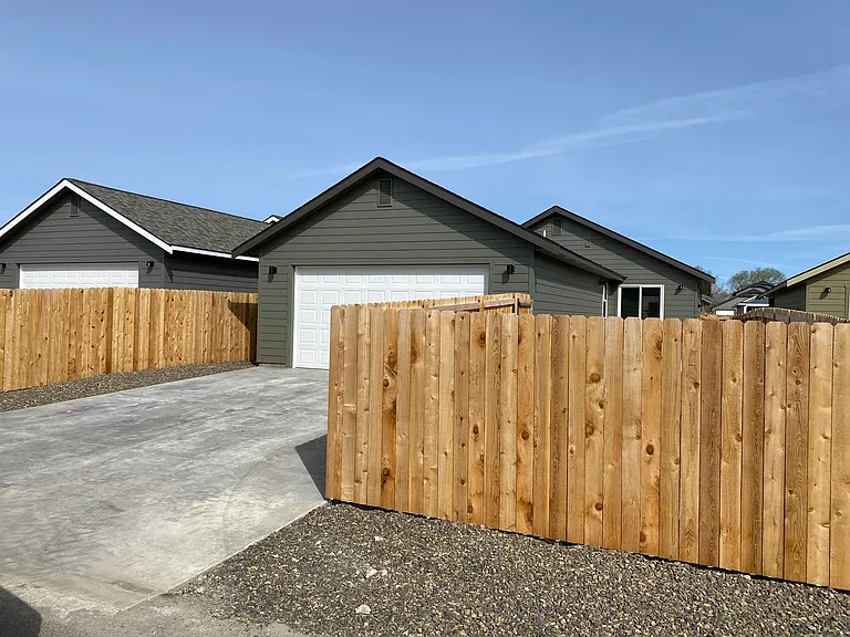 2513 N Benjamin Ln — Photo 33