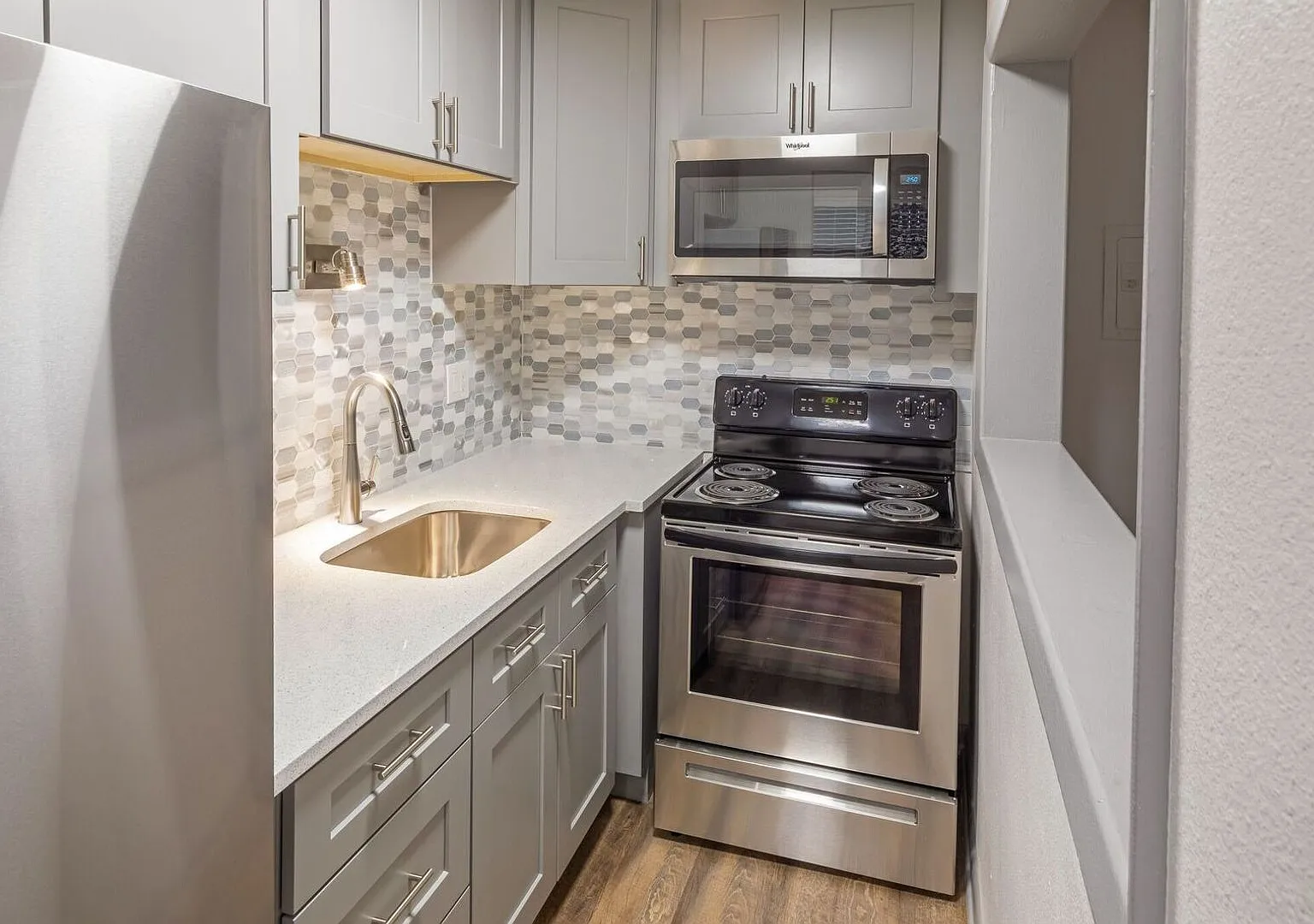 Windsong Apartments — Photo 2