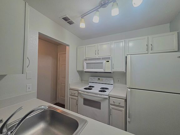 4th image of 3726 Cleveland Heights Blvd #35