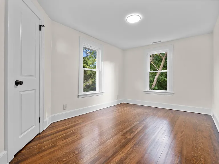 110 Sherman Ave #B — Photo 11