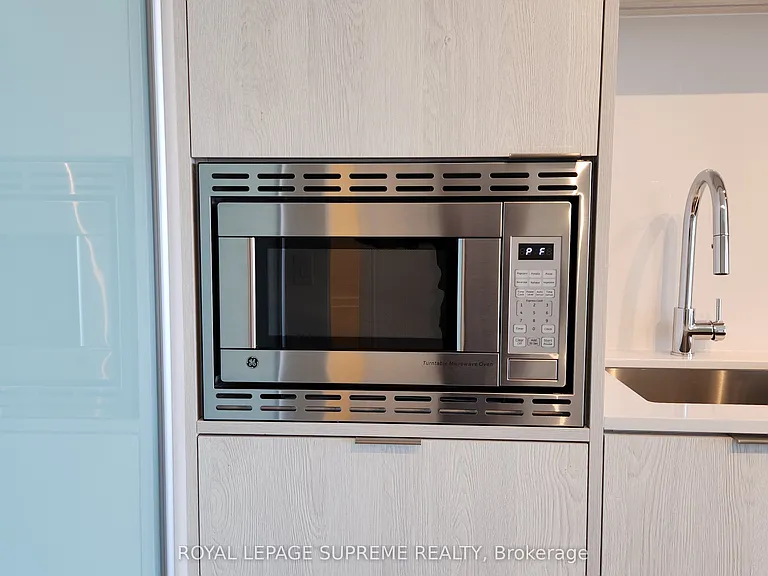 86 Dundas St E #1212 — Photo 10