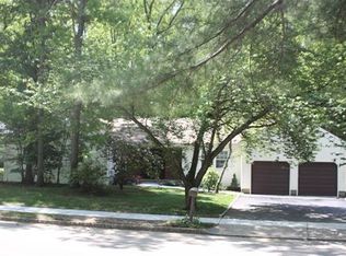 16 Sagamore Ln, East Brunswick, NJ