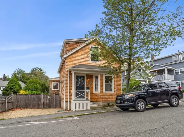 56 Hawkes St, Marblehead, MA 01945
