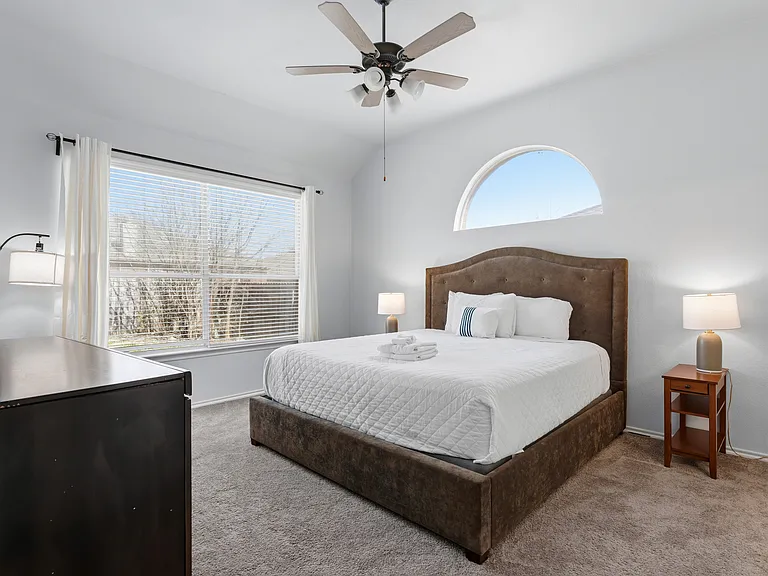 704 San Antonio Trl — Photo 15