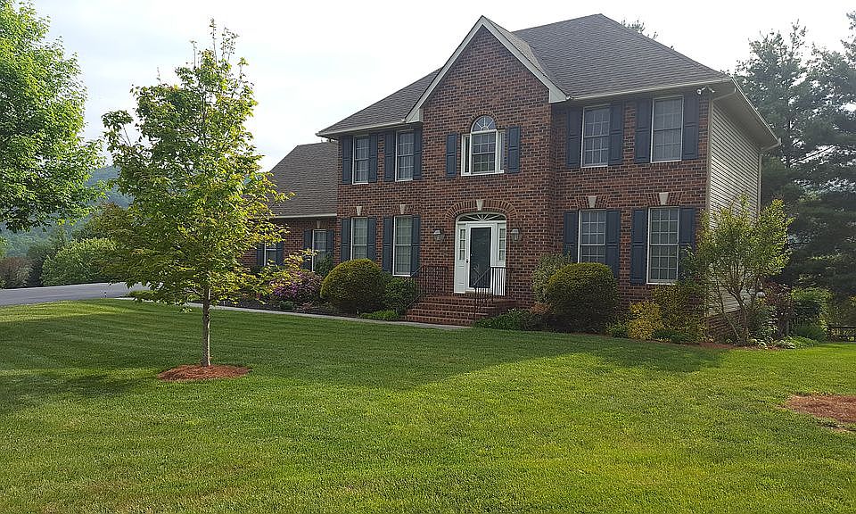 1st image of 27 Winthrop Pl