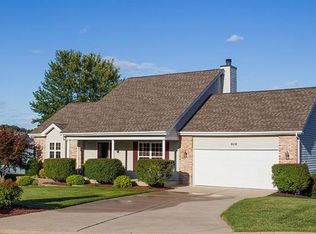 909 Ampere Pl, Lake Saint Louis, MO