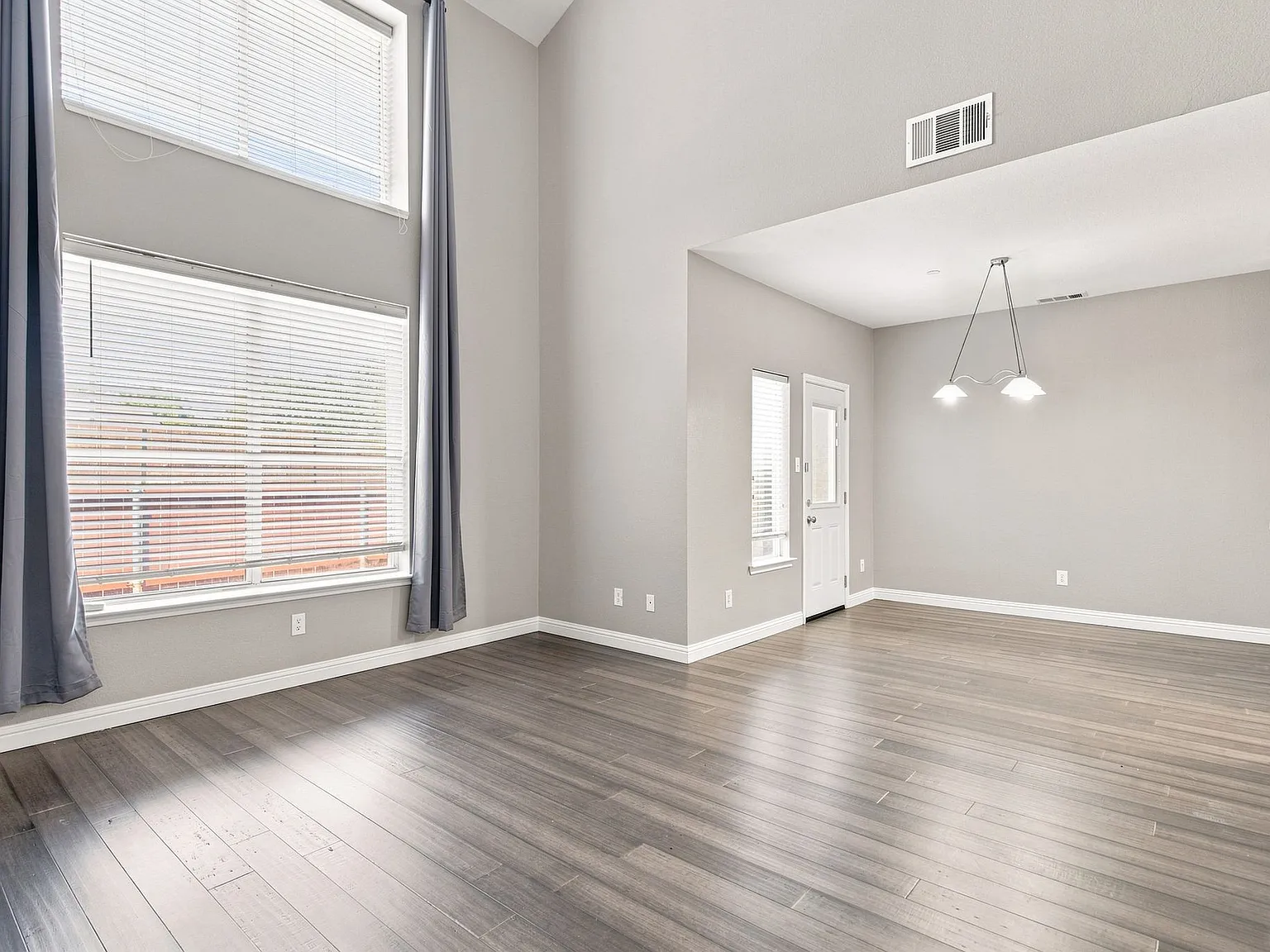 3 bed, 2.5 bath, 1597 sqft, $2,300 — Photo 2