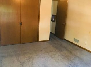 2110 S 38th Ave, Omaha, NE 68105