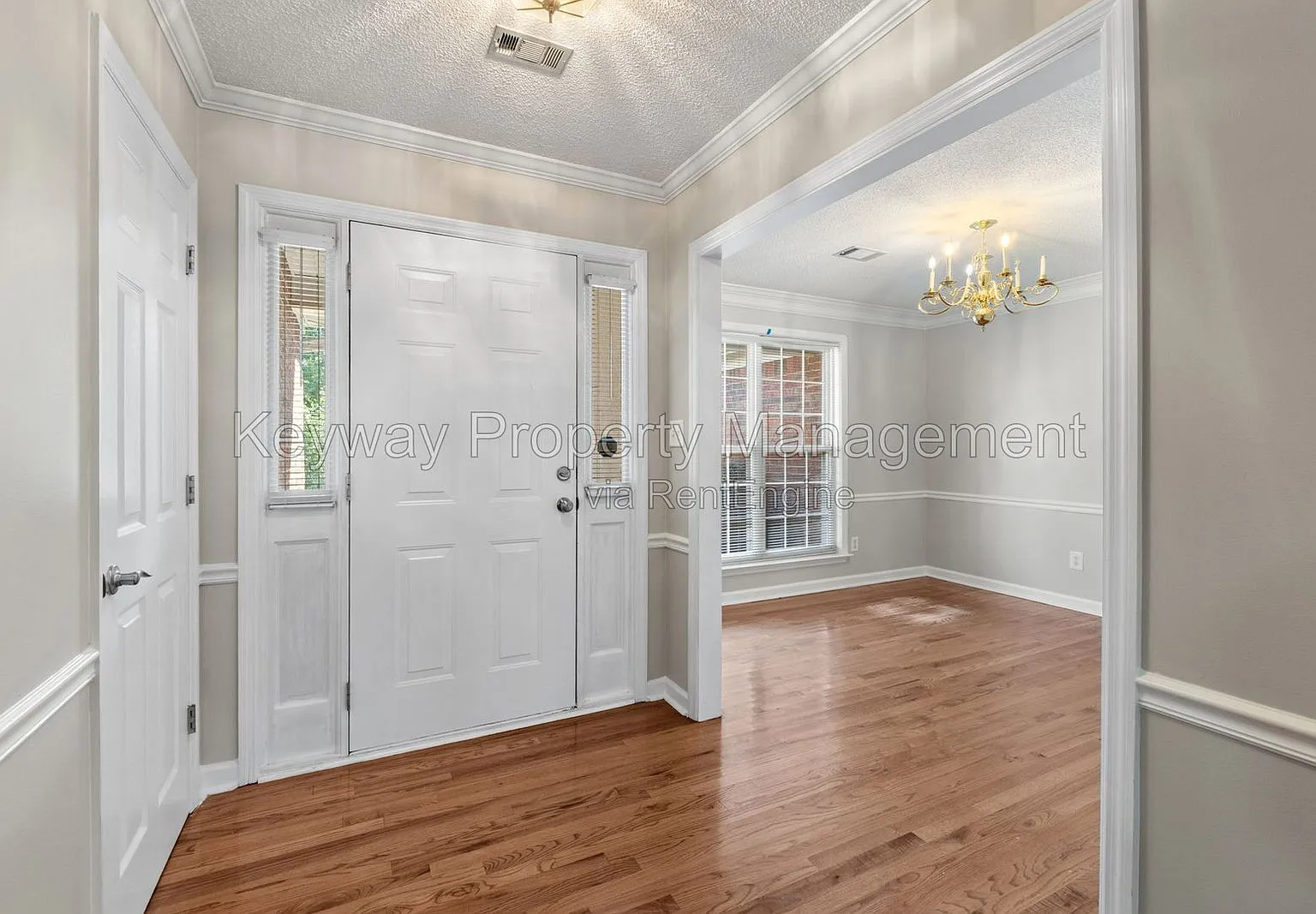4 bed, 2.0 bath, 2450 sqft, $1,785 — Photo 3