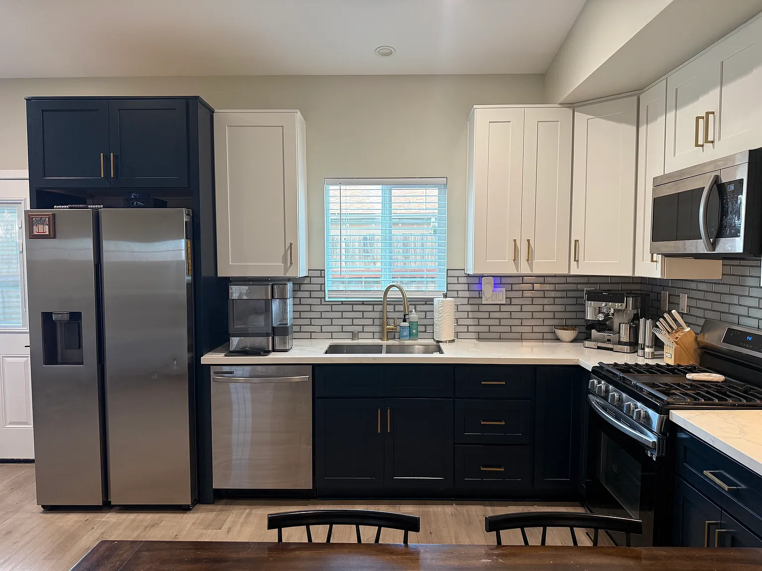 3 bed, 1200 sqft, $3,795 — Photo 1