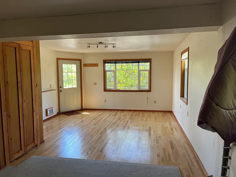 2858 Fairview Ave E — Photo 8