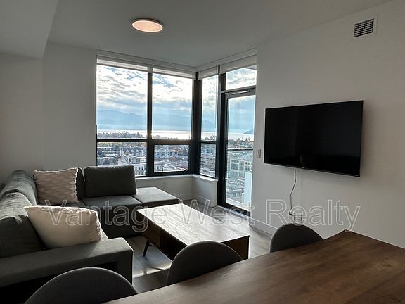 4th image of 1488 Bertram St #1505