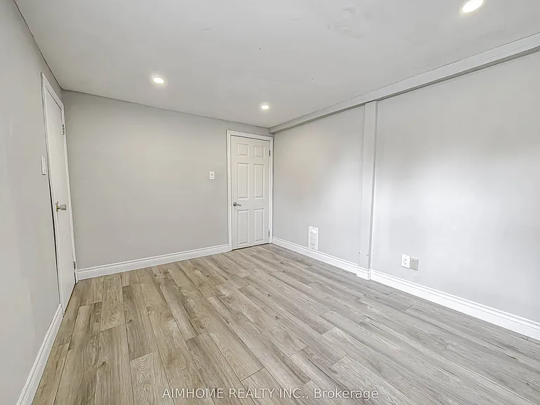 57 Gladman Ave N #BASEMENT — Photo 9