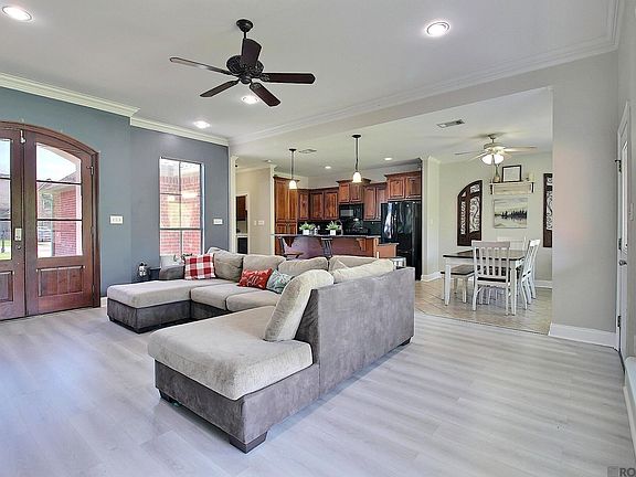 4th image of 31025 Lake Spring Dr
