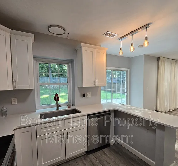 4134 Beauvista Dr — Photo 11