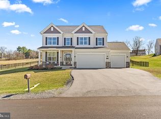 119 Sussex Dr, Falling Waters, WV 25419