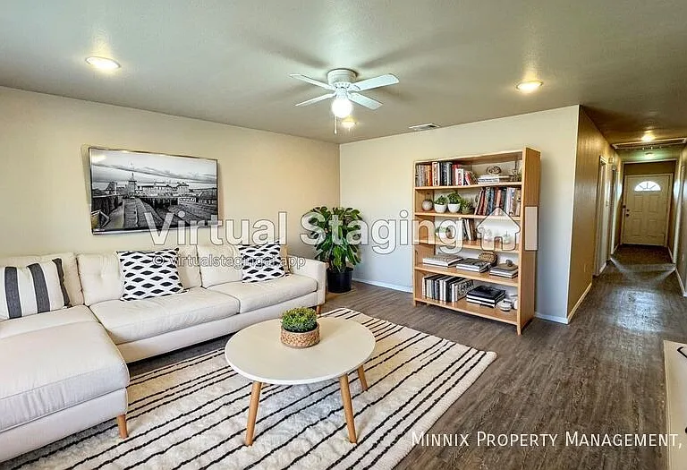 2413 N Avenue O — Photo 1