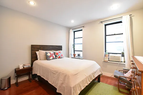 Rented by Clove Realty LLC | media 11