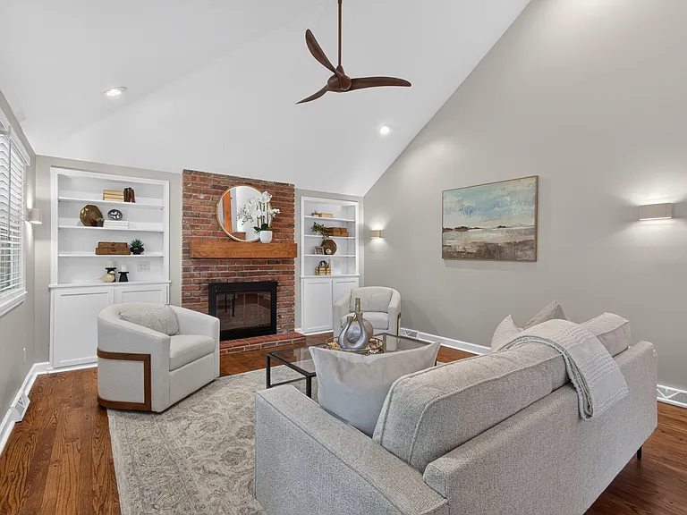 6232 Woodson Rd — Photo 4