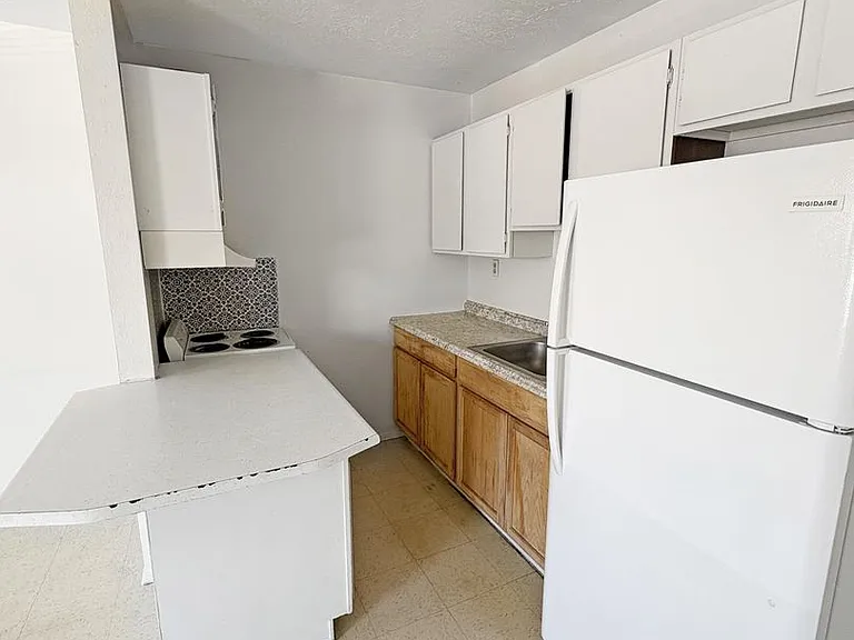 2315 N Jefferson St — Photo 3