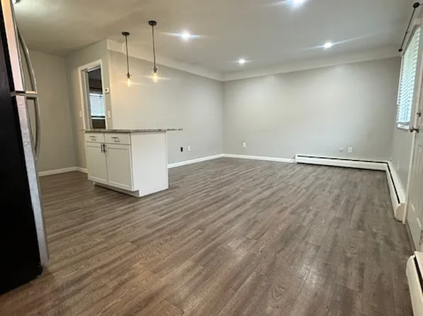 3920 Devon Rd, Royal Oak, MI 48073