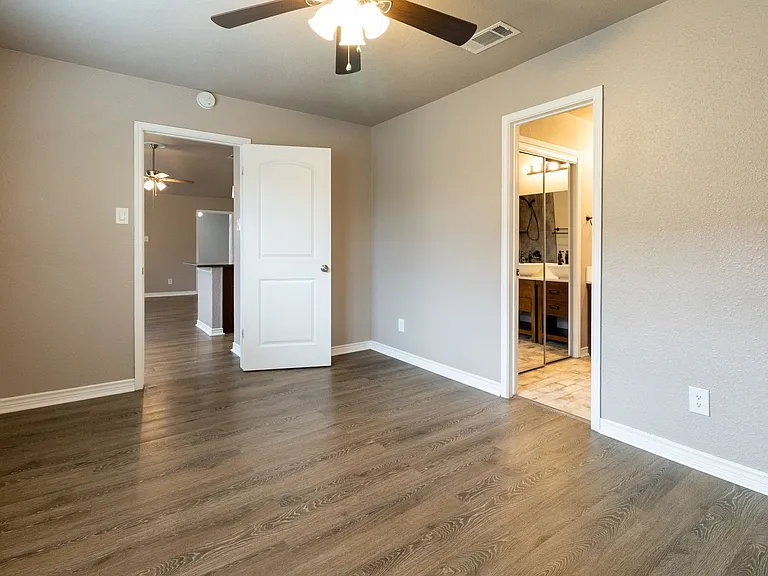1003 Hyridge St — Photo 8