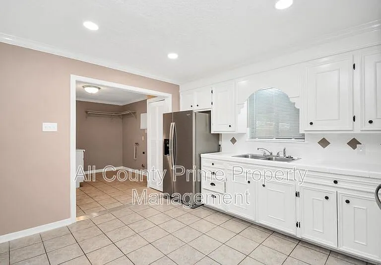 1906 Airline Dr — Photo 12