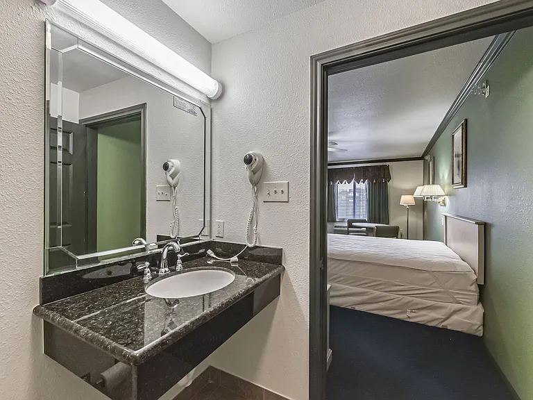 1025 Swanson St — Photo 44
