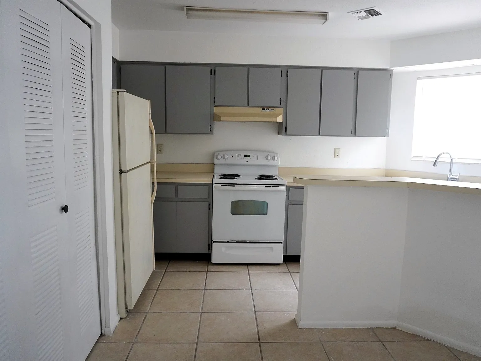 3640 Meriden Avenue - 3 — Photo 4