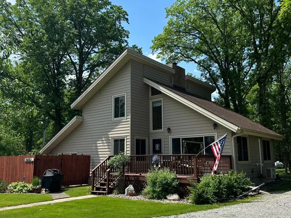 2283 Oak Harbor Dr NW, Baudette, MN 56623