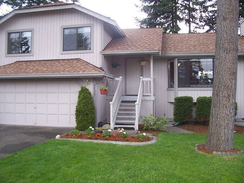 Front of the house-end of the cul du sac