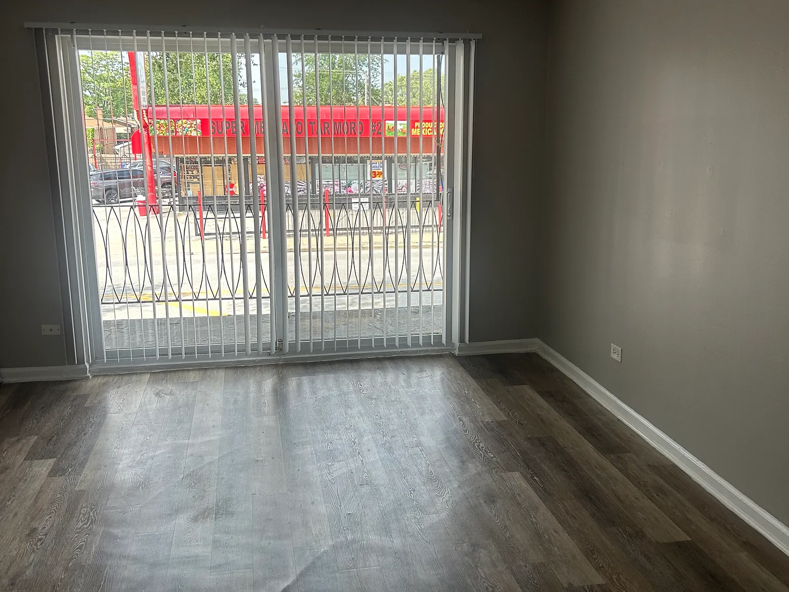 2 bed, 1000 sqft, $1,450 — Photo 2