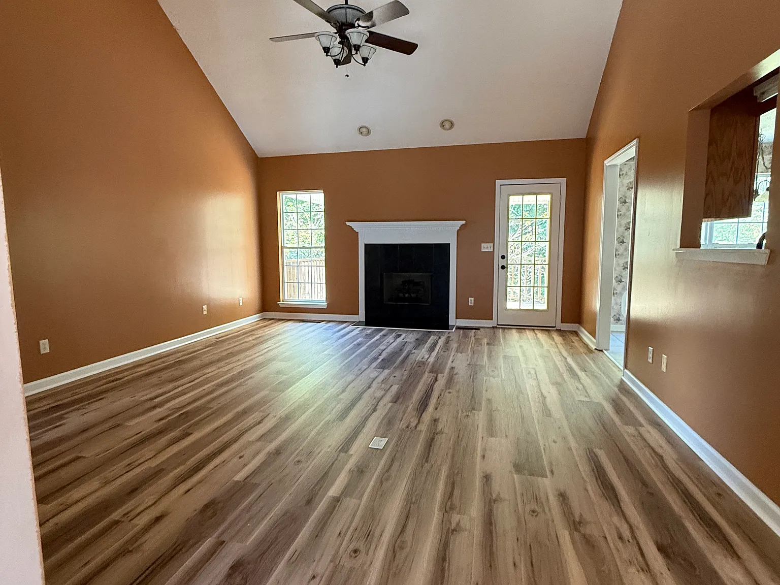 3 bed, 1670 sqft, $2,300 — Photo 3