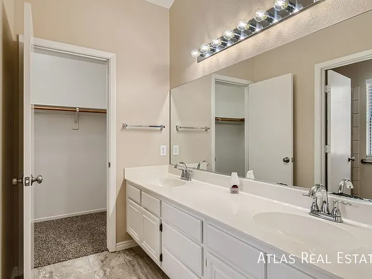 4405 Sandhorse Ct — Photo 11