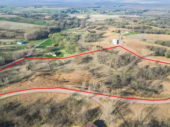 29385 Diamante Dr, Sioux City, IA 51109