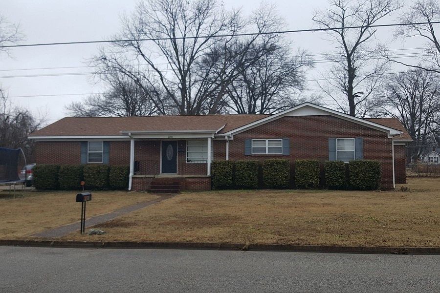 1st image of 1490 Harris St
