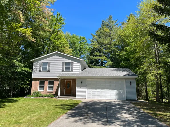 4060 Devonshire Rd, Fort Gratiot, MI 48059