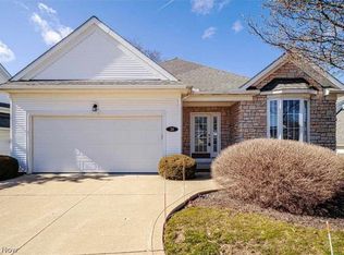 38 Gullybrook Ln, Willoughby, OH