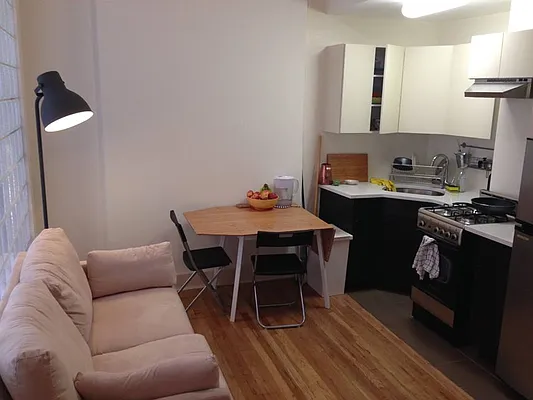 Rented by Aimee Grodanz, LREB | media 17
