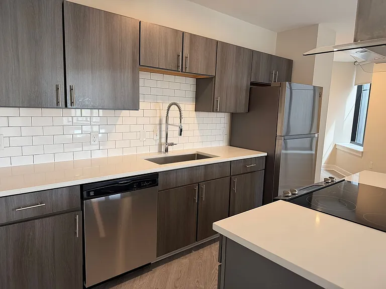 65 W Broad St — Photo 89