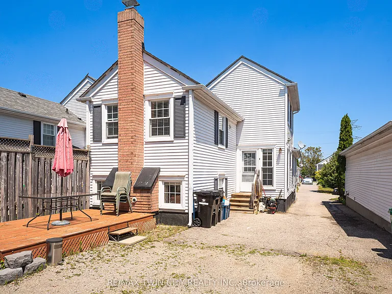 15 Milfoil Cres #B — Photo 16