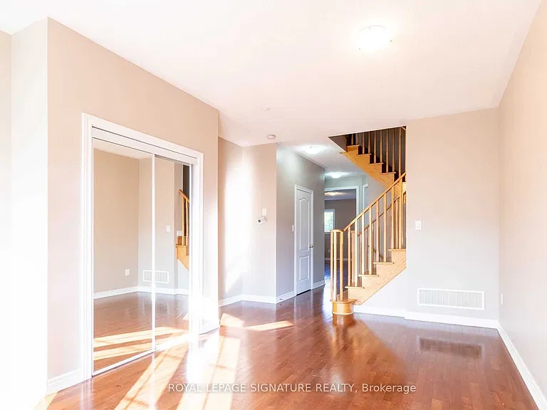 128 Holmes Cres — Photo 6