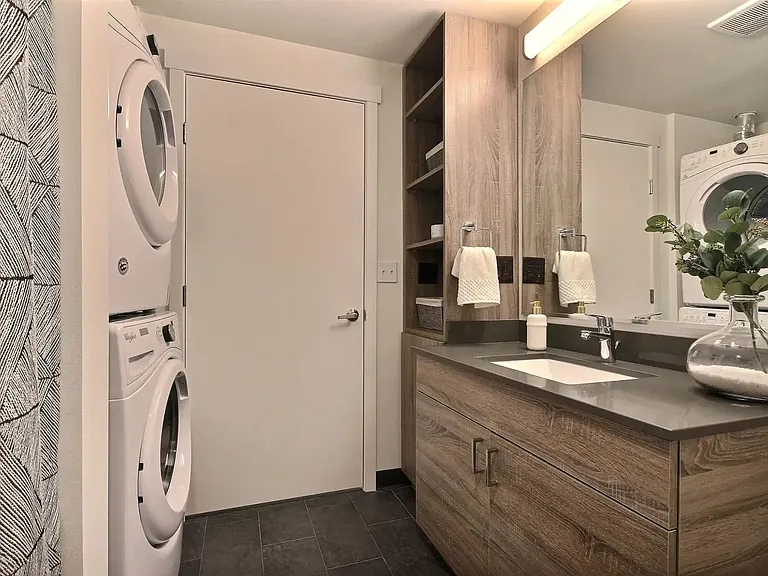 The Crew Apartments; A Green Lake Gem! — Photo 20