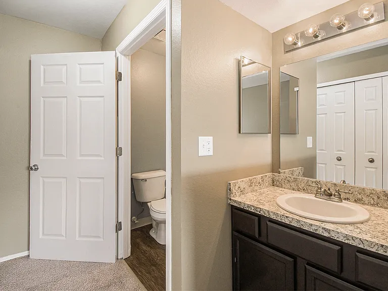 Westfield Club Apartments — Photo 16