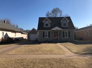 827 Barnes Ave, Alva, OK 73717