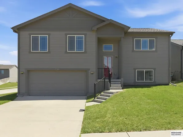 14555 Gilder Ave, Bennington, NE 68007